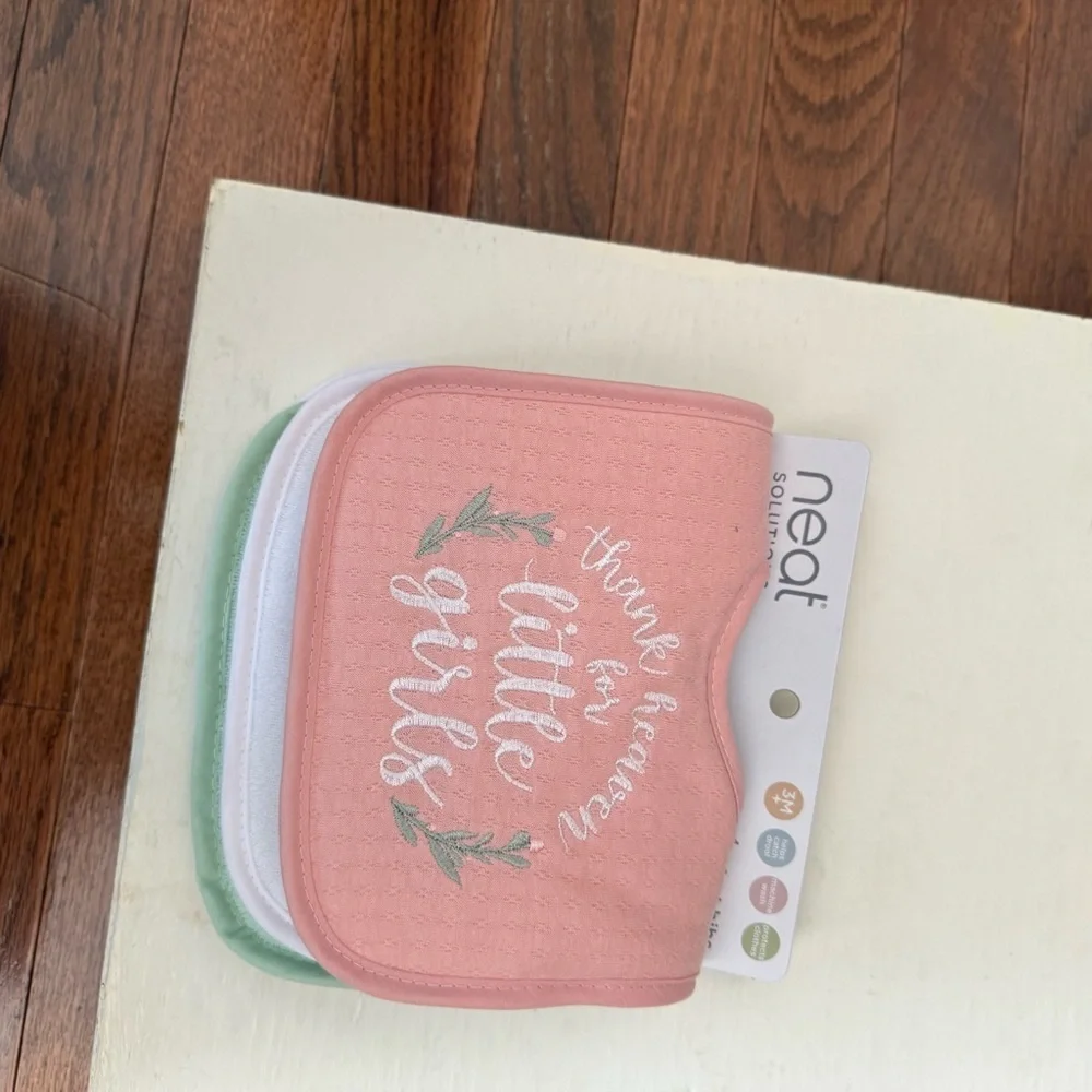 Little Dreamer Green Bib